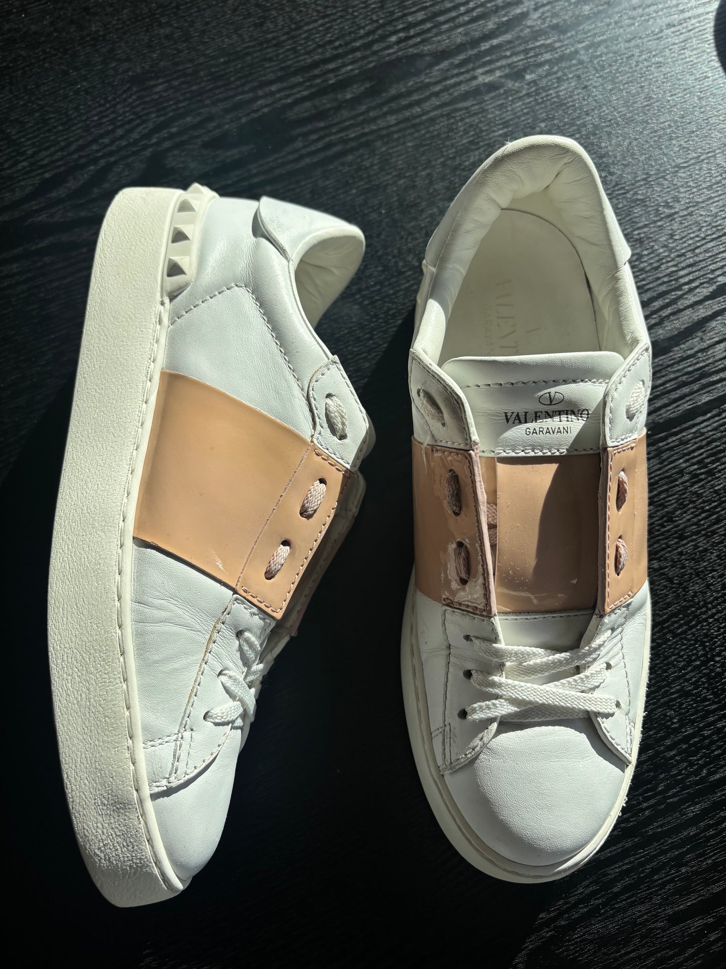 Valentino Garavani Open skor