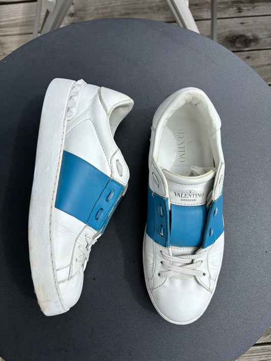 Valentino open