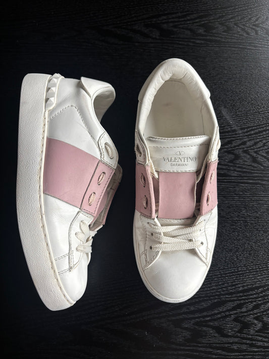 Valentino open