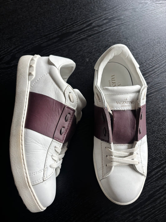 Valentino open